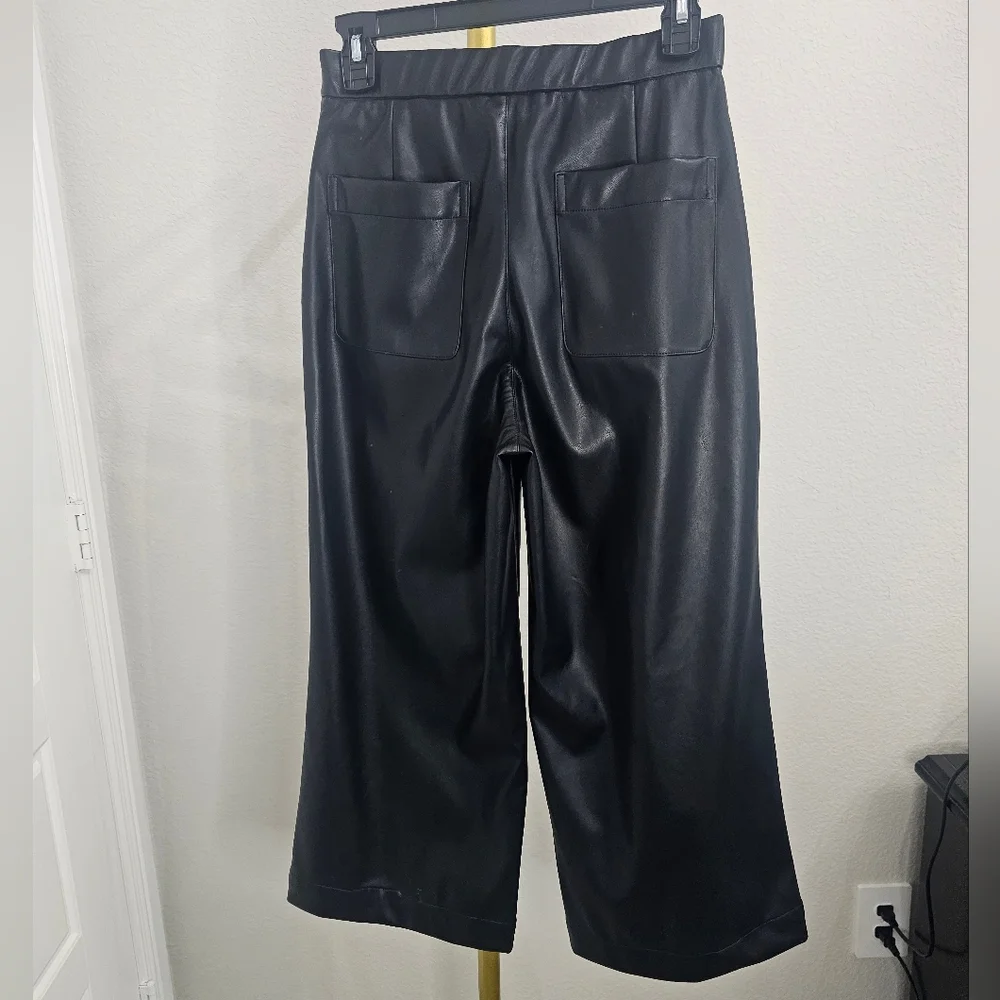 BCBG New York Wide Leg Vegan Leather Cropped Pants NWT $98 - Picture 3 of 5